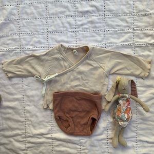 quincy mae Shirts & Tops - Quincy Mae organic kimono top in Bone. Size:0-3m quincy mae Shirts & Tops - Quincy Mae organic kimono top in Bone. Size:0-3m